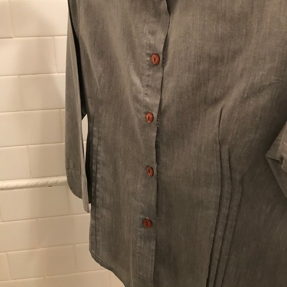 Grey button-down shirt - Picture 5 of 8